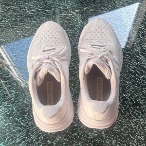 Hoka Women's Clifton 9 Athletic Shoes. Size 8.5